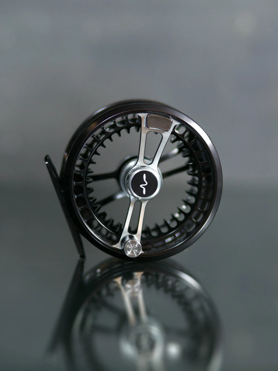 Guideline Fario LW Antracite Fliegenrolle 4 Guideline Fario LW Antracite Fliegenrolle – Bild 2