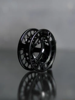 Sage Click Fliegenrolle Black -Bestes Angeln Geschäft sage click black img4